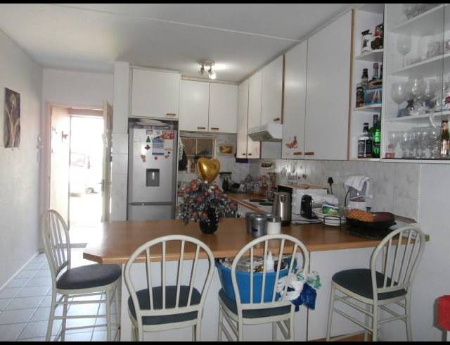 2 BEDROOM TOWNHOUSE FOR SALE IN OAKDENE